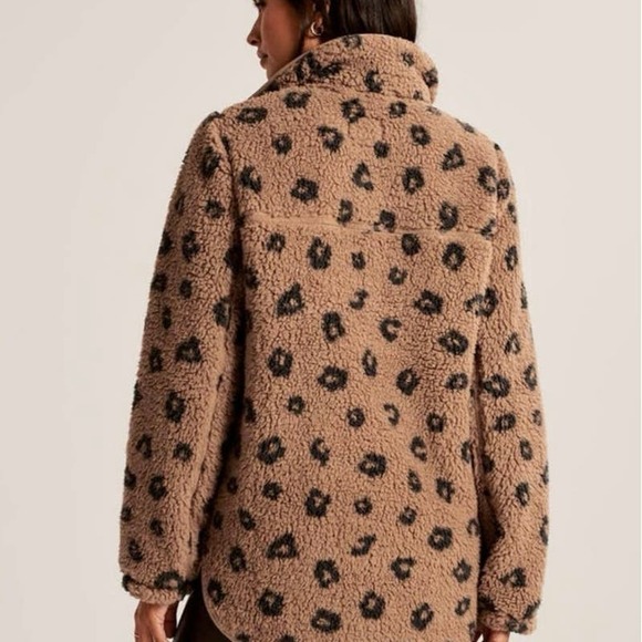 Abercrombie & Fitch Soft Sherpa Leopard Animal Brown Pullover Size Medium New - Picture 2 of 7